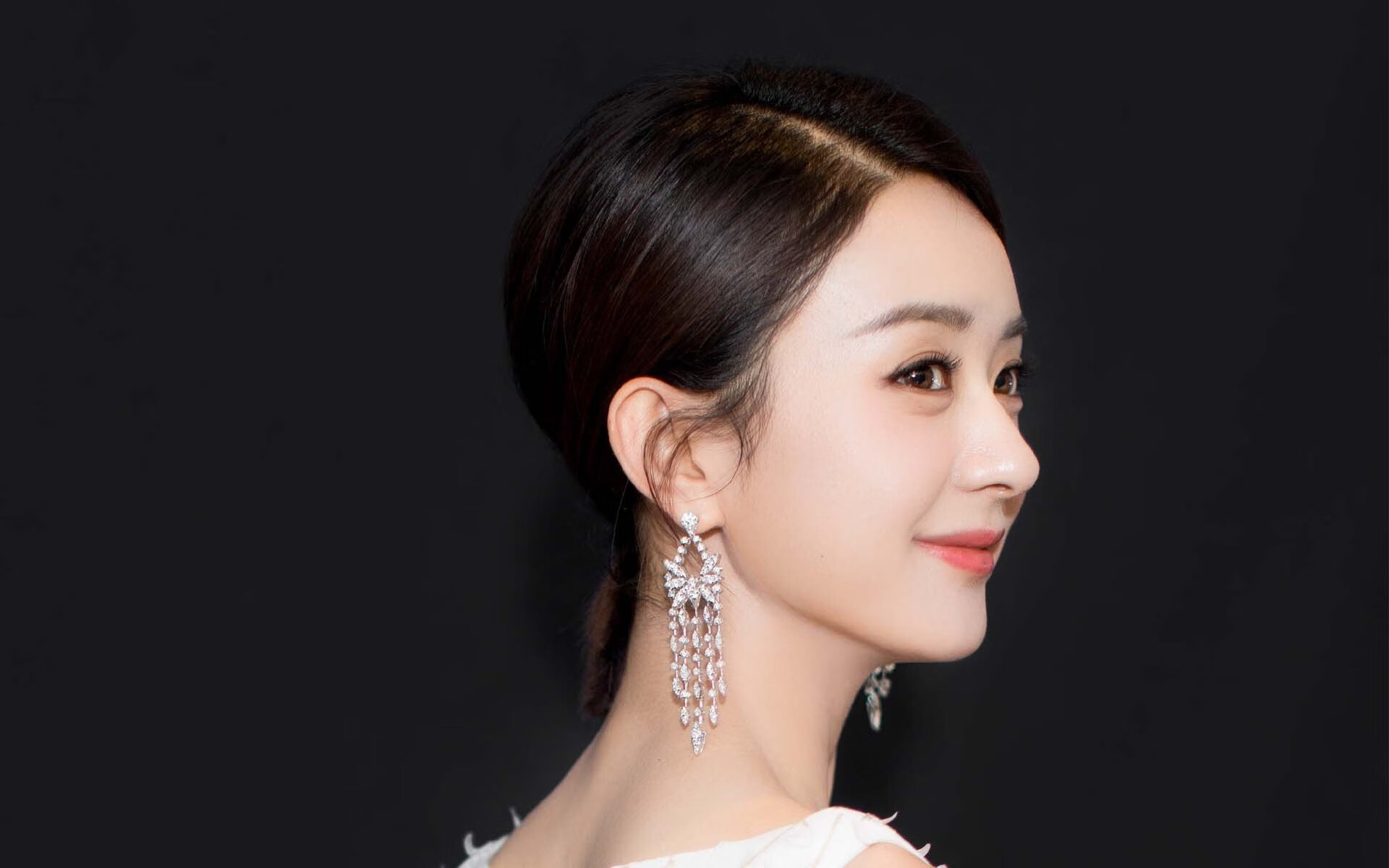 kaiyun.com-太阳推出新球迷口号“光耀西部”，引发社交媒体热议，太阳球队官网