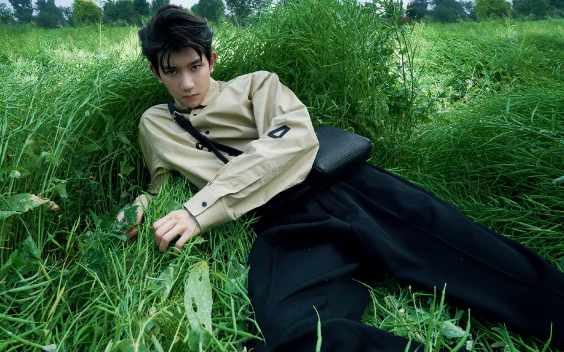 中场球员传球选择是否受个人心理影响过大,足球中场传球