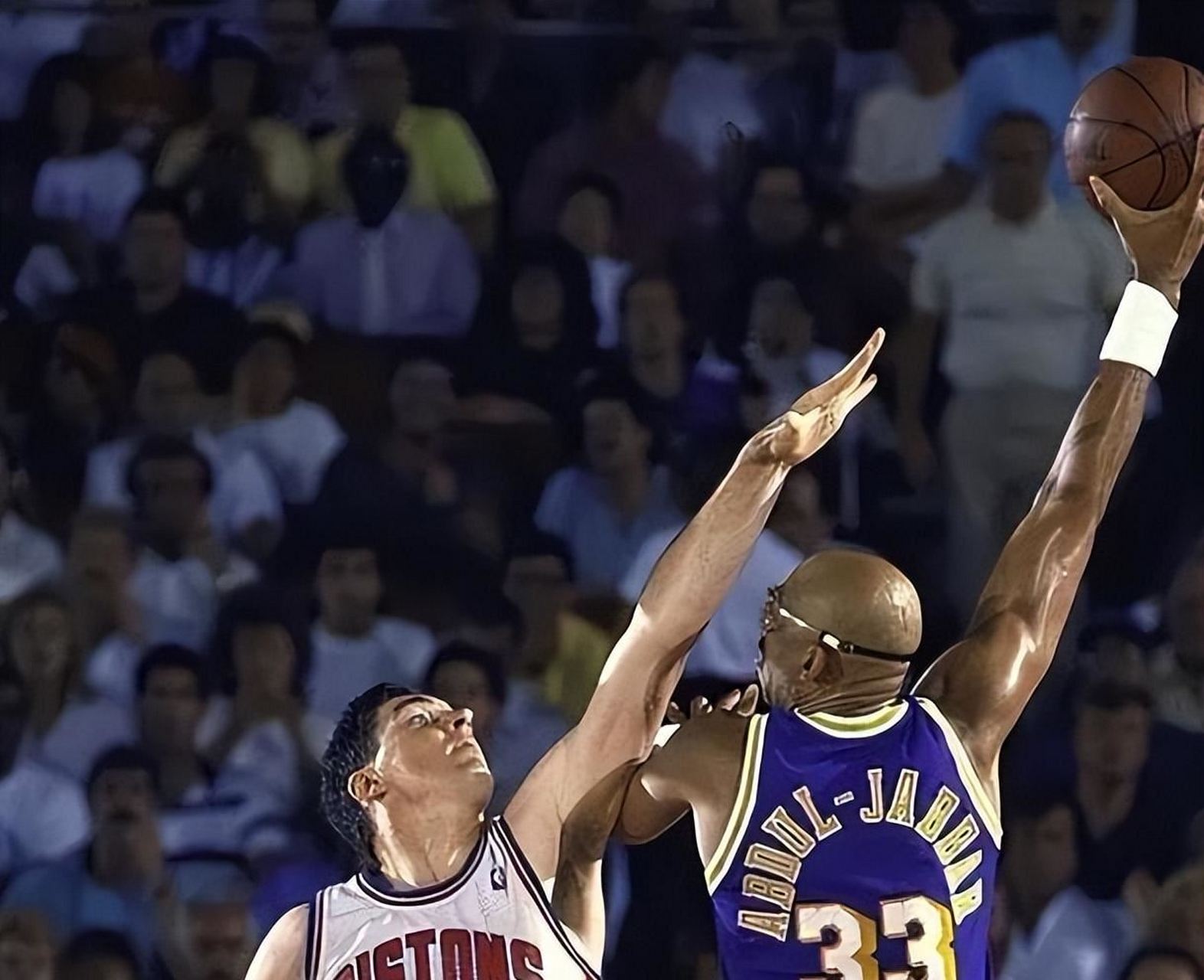 关于"篮球传奇的传奇：那些无法被遗忘的瞬间"的信息