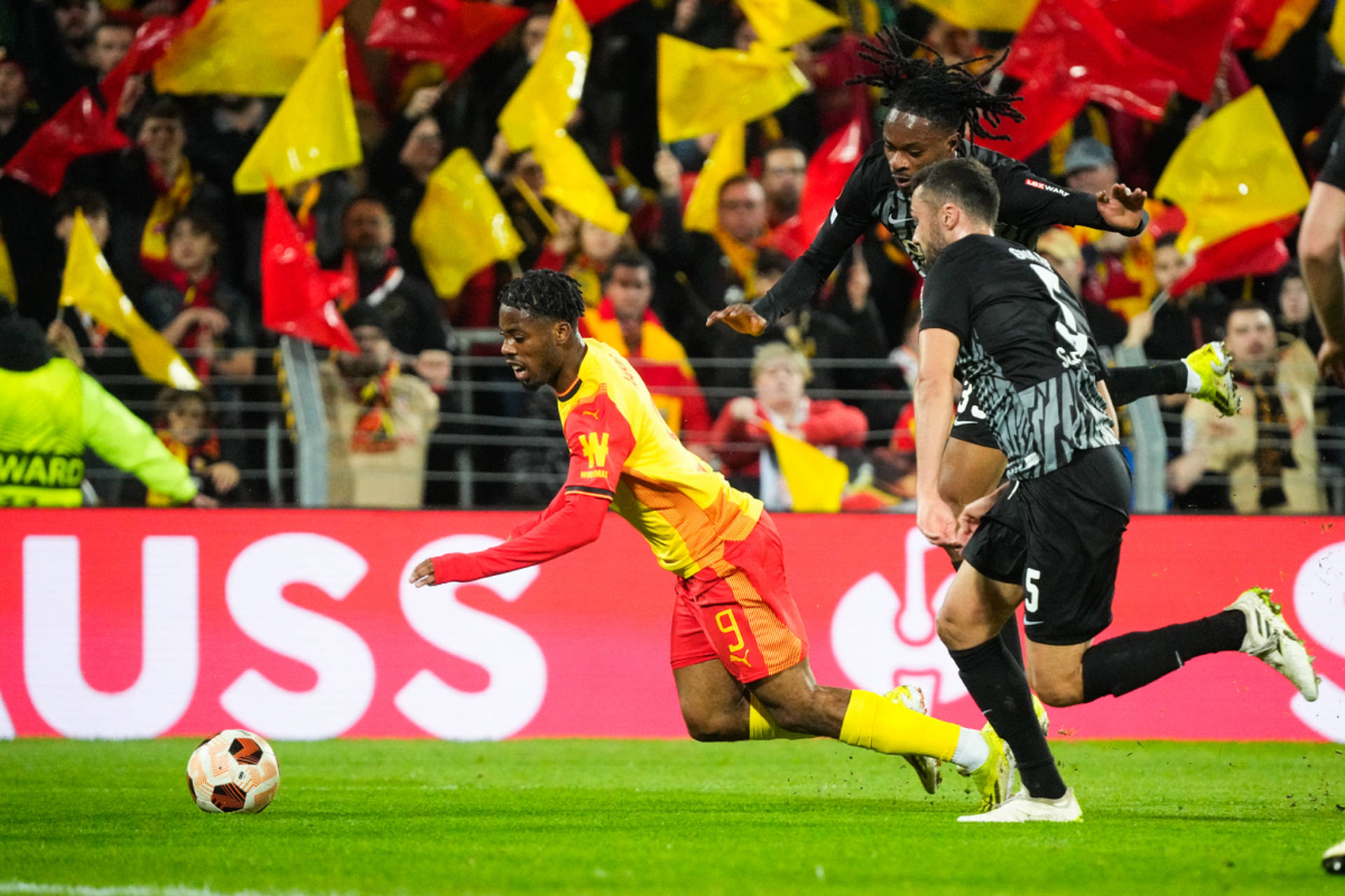 德甲联赛:“弗赖堡表现稳定,继续追逐欧洲赛场资格”的简单介绍 德甲联赛:“弗赖堡表现稳定,继续追逐欧洲赛场资格”的简单介绍