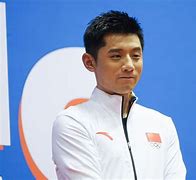 包含"职业生涯的光辉与低谷：运动员的真实写照"的词条