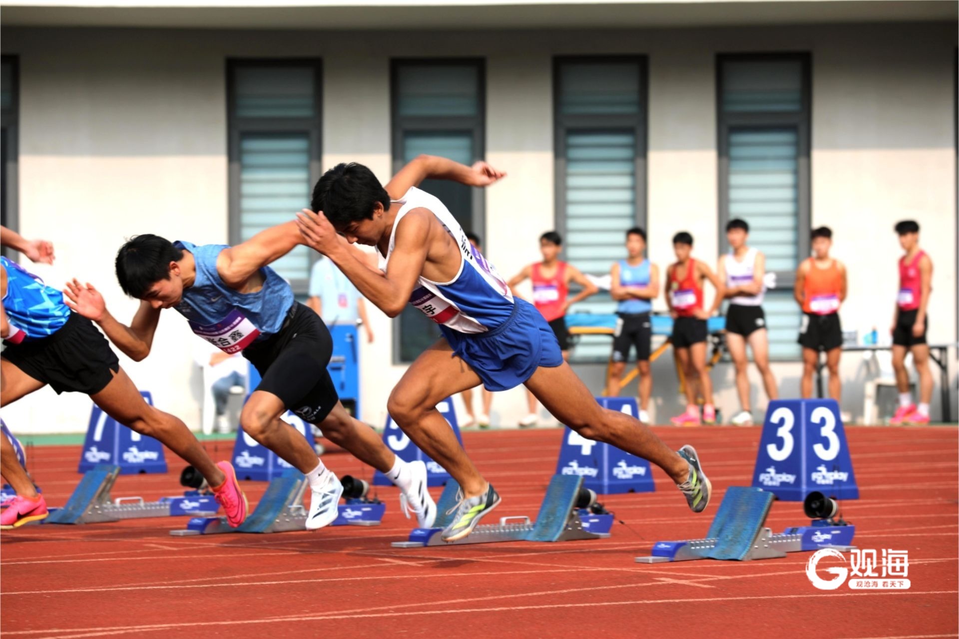 “校园田径赛季到了，青春活力尽显”的简单介绍