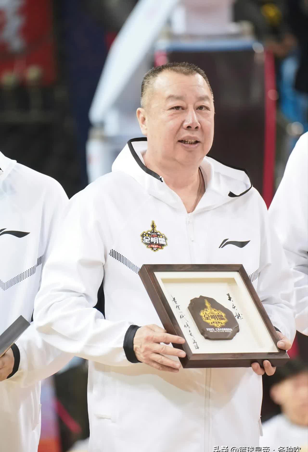 包含"中国篮球的发展历史：几代人的拼搏与梦想"的词条